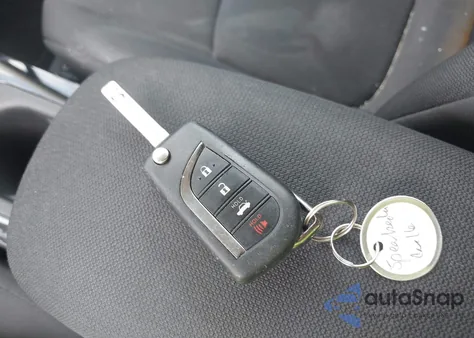 2021 Toyota Corolla Le z USA, uszkodzony, nr VIN 5YFEPMAEXMP180277